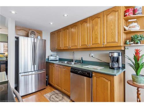 1601-26 Hanover Road, Bramalea, ON - Indoor Photo Showing Kitchen With Double Sink