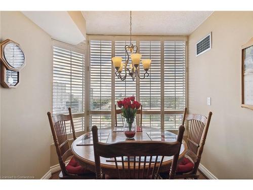 1601-26 Hanover Road, Bramalea, ON - Indoor Photo Showing Dining Room