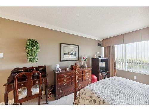 1601-26 Hanover Road, Bramalea, ON - Indoor Photo Showing Bedroom