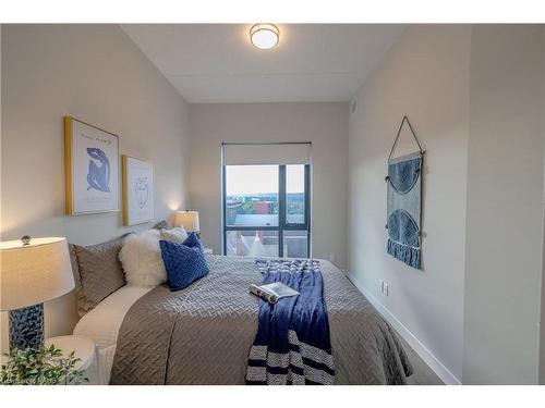 902-15 Queen Street S, Hamilton, ON - Indoor Photo Showing Bedroom