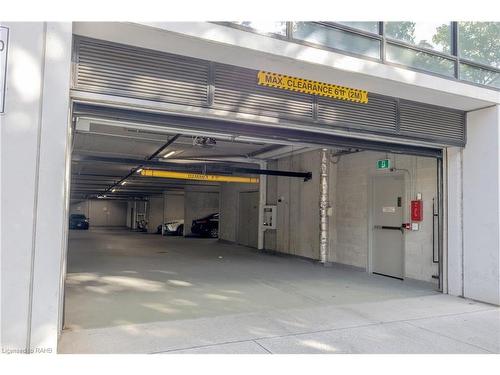 902-15 Queen Street S, Hamilton, ON - Indoor Photo Showing Garage