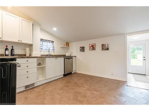 393 Brock Street, Brantford, ON - Indoor Photo Showing Kitchen