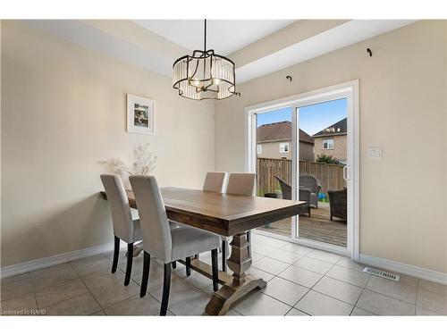 4456 Saw Mill Drive, Niagara Falls, ON - Indoor Photo Showing Dining Room