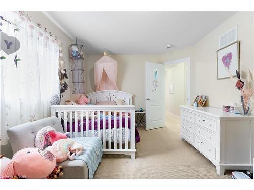 4456 Saw Mill Drive, Niagara Falls, ON - Indoor Photo Showing Bedroom