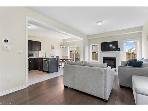 4456 Saw Mill Drive, Niagara Falls, ON - Indoor Photo Showing Living Room With Fireplace