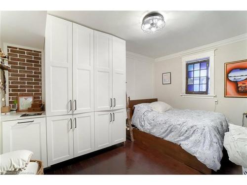 9-2 Vineland Avenue, Hamilton, ON - Indoor Photo Showing Bedroom