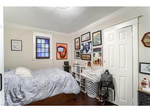 9-2 Vineland Avenue, Hamilton, ON - Indoor Photo Showing Bedroom