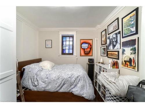 9-2 Vineland Avenue, Hamilton, ON - Indoor Photo Showing Bedroom