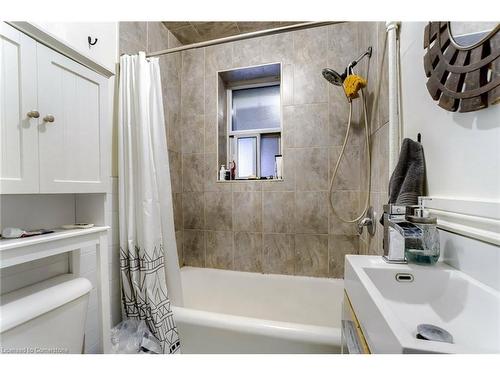 9-2 Vineland Avenue, Hamilton, ON - Indoor Photo Showing Bathroom