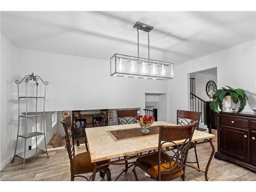 24 Cumberland Street, Brantford, ON - Indoor Photo Showing Dining Room