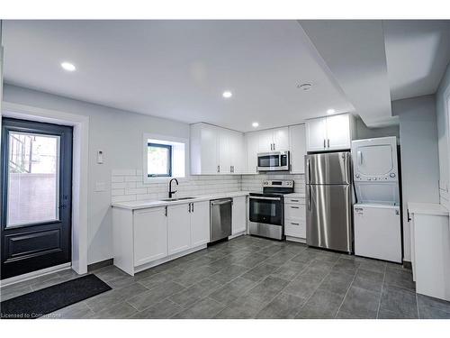 1 (Lower)-130 Elgin Street, Brantford, ON - Indoor Photo Showing Kitchen