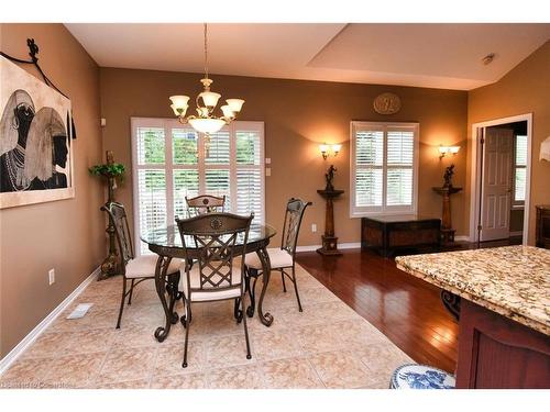 64 Gravenhurst Trail, Hamilton, ON - Indoor Photo Showing Dining Room