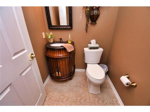 64 Gravenhurst Trail, Hamilton, ON - Indoor Photo Showing Bathroom