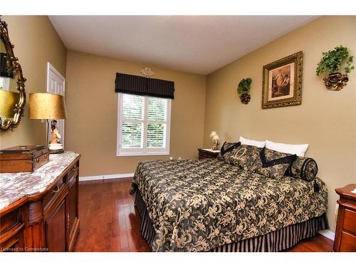 64 Gravenhurst Trail, Hamilton, ON - Indoor Photo Showing Bedroom