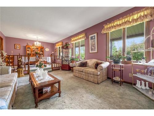 2808 Dominion Road, Ridgeway, ON - Indoor Photo Showing Living Room