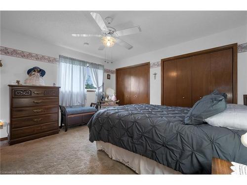 2808 Dominion Road, Ridgeway, ON - Indoor Photo Showing Bedroom