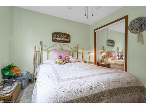 2808 Dominion Road, Ridgeway, ON - Indoor Photo Showing Bedroom