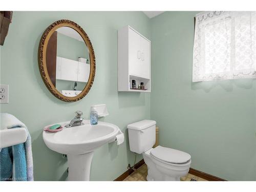 2808 Dominion Road, Ridgeway, ON - Indoor Photo Showing Bathroom