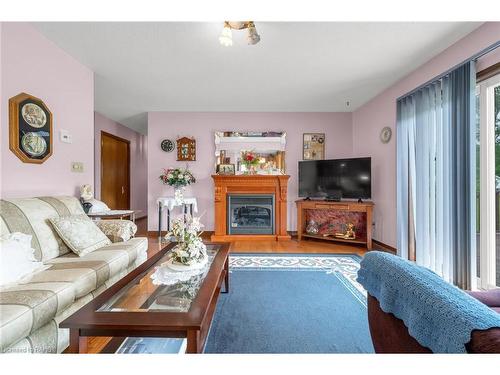 2808 Dominion Road, Ridgeway, ON - Indoor Photo Showing Living Room With Fireplace