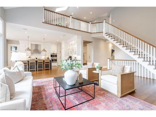 257 Surrey Drive, Oakville, ON - Indoor Photo Showing Living Room