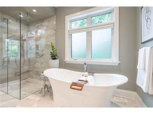 257 Surrey Drive, Oakville, ON - Indoor Photo Showing Bathroom