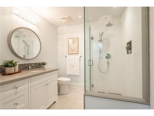 257 Surrey Drive, Oakville, ON - Indoor Photo Showing Bathroom