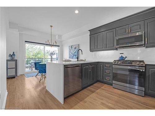 3-97 Sunvale Place, Stoney Creek, ON - Indoor Photo Showing Kitchen