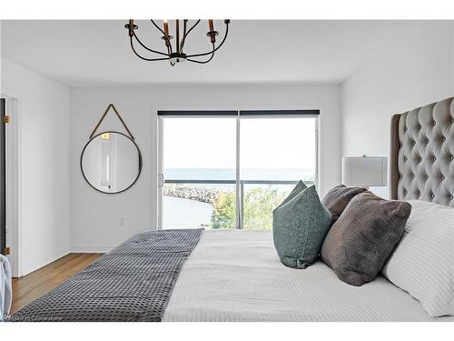 3-97 Sunvale Place, Stoney Creek, ON - Indoor Photo Showing Bedroom