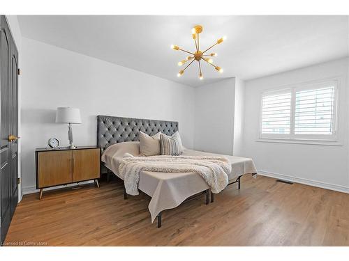 3-97 Sunvale Place, Stoney Creek, ON - Indoor Photo Showing Bedroom