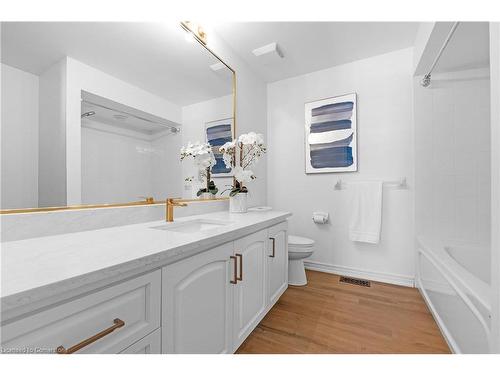 3-97 Sunvale Place, Stoney Creek, ON - Indoor Photo Showing Bathroom