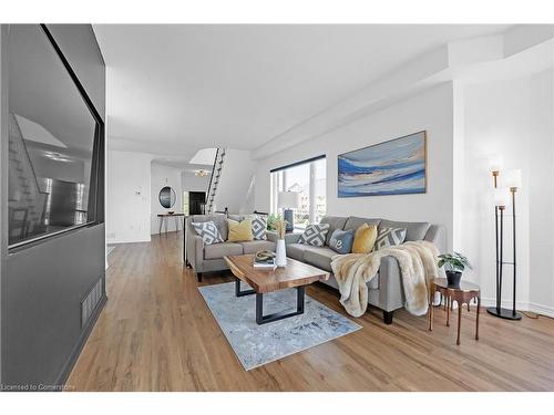 3-97 Sunvale Place, Stoney Creek, ON - Indoor Photo Showing Living Room