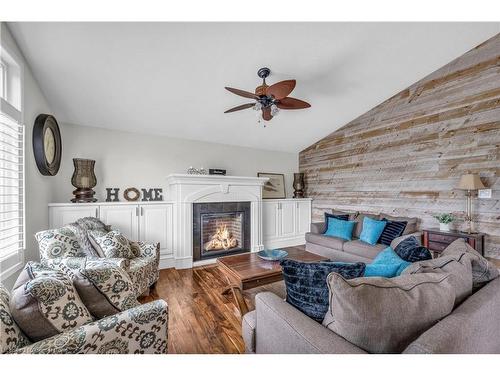 7 Pembroke Circle, Grimsby, ON - Indoor Photo Showing Living Room With Fireplace