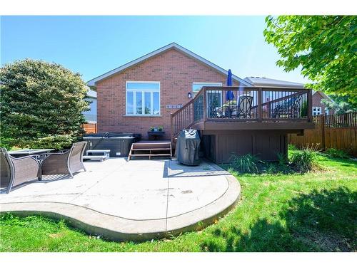 7 Pembroke Circle, Grimsby, ON - Outdoor With Deck Patio Veranda