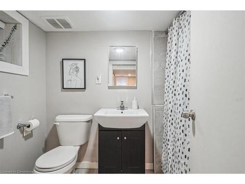 55 Balmoral Avenue N, Hamilton, ON - Indoor Photo Showing Bathroom