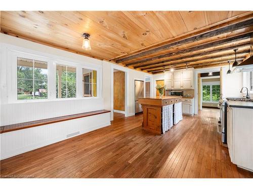 4888 Tufford Road N, Beamsville, ON - Indoor Photo Showing Kitchen