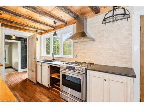 4888 Tufford Road N, Beamsville, ON - Indoor Photo Showing Kitchen