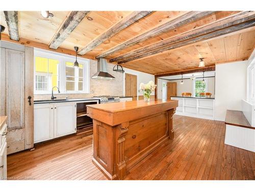 4888 Tufford Road N, Beamsville, ON - Indoor Photo Showing Kitchen