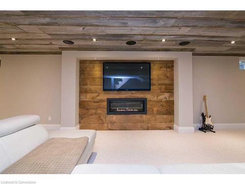 443 Cottingham Crescent, Hamilton, ON - Indoor With Fireplace