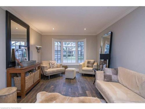 443 Cottingham Crescent, Hamilton, ON - Indoor Photo Showing Living Room