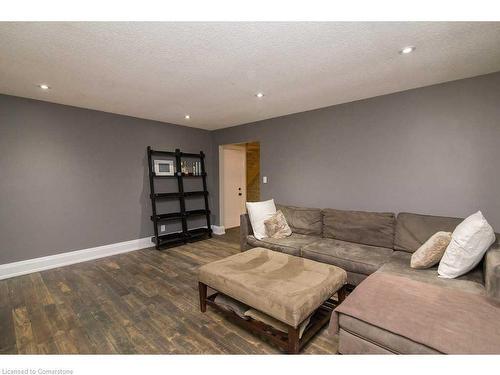 443 Cottingham Crescent, Hamilton, ON - Indoor Photo Showing Living Room