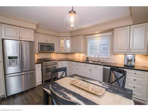 443 Cottingham Crescent, Hamilton, ON - Indoor Photo Showing Kitchen With Double Sink