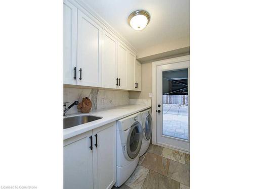 443 Cottingham Crescent, Hamilton, ON - Indoor Photo Showing Laundry Room