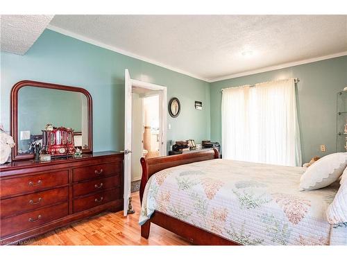 367 Bowen Road, Fort Erie, ON - Indoor Photo Showing Bedroom