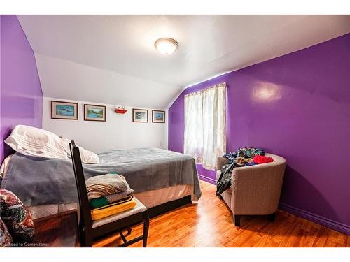 367 Bowen Road, Fort Erie, ON - Indoor Photo Showing Bedroom