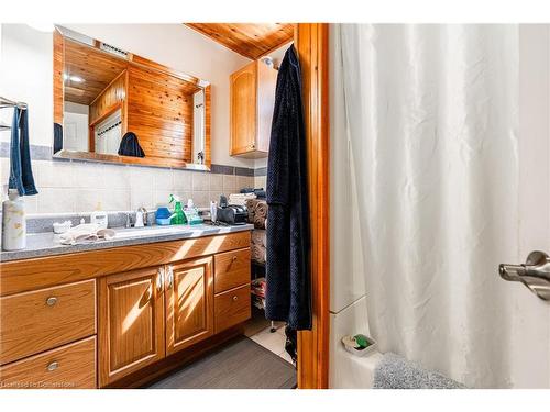 367 Bowen Road, Fort Erie, ON - Indoor Photo Showing Bathroom