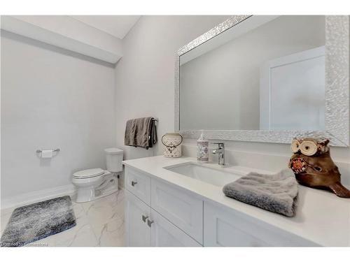 2 Raspberry Lane, Mount Hope, ON - Indoor Photo Showing Bathroom