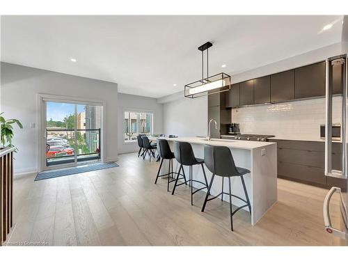 2 Raspberry Lane, Mount Hope, ON - Indoor Photo Showing Kitchen With Upgraded Kitchen