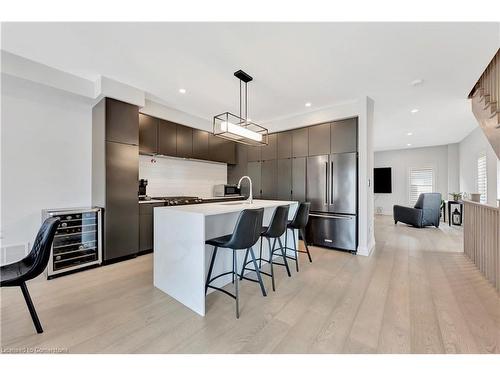 2 Raspberry Lane, Mount Hope, ON - Indoor Photo Showing Kitchen With Upgraded Kitchen