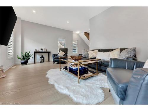 2 Raspberry Lane, Mount Hope, ON - Indoor Photo Showing Living Room