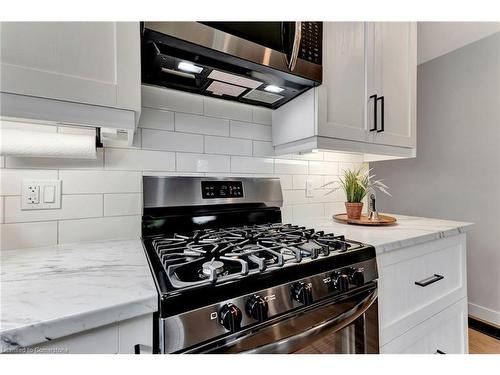 10 Taylor Crescent, Flamborough, ON - Indoor Photo Showing Kitchen